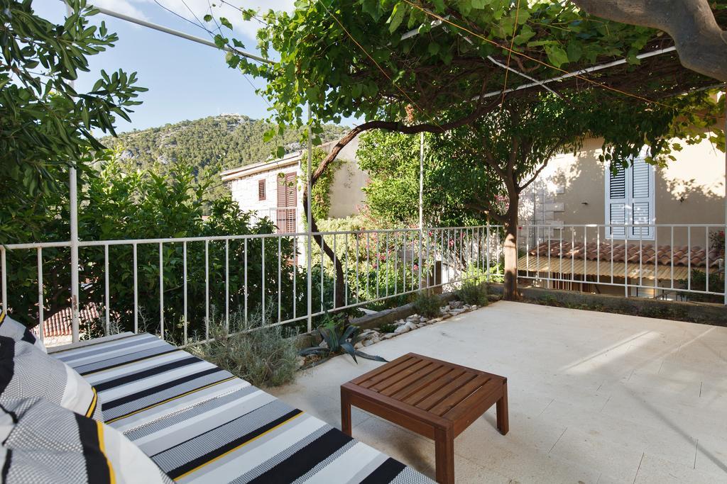 Apartment Dubica Hvar Town Exterior photo