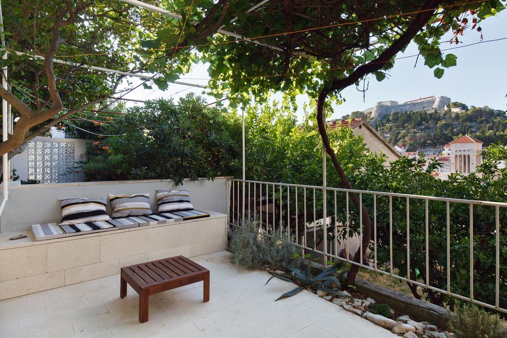 Apartment Dubica Hvar Town Exterior photo